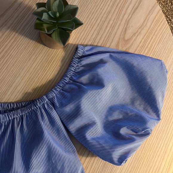 Puff Sleeve Off the Shoulder - Picture 3 of 3